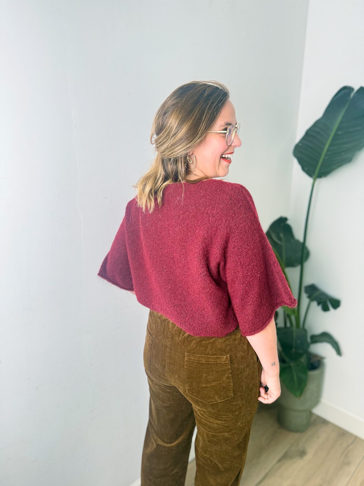 Sweater 'Burgundy V' - Afbeelding 2